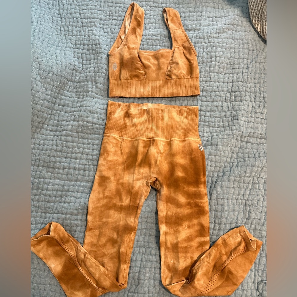 FREE PEOPLE WORKOUT SET